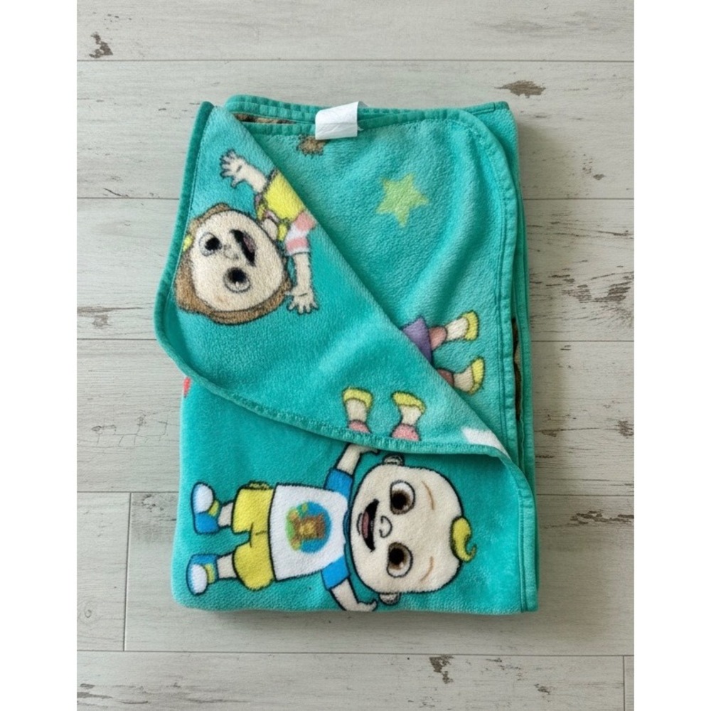 Cocomelon JJ and Friends Teal Fleece Throw Blanket Toddler Bedding Jay Franco